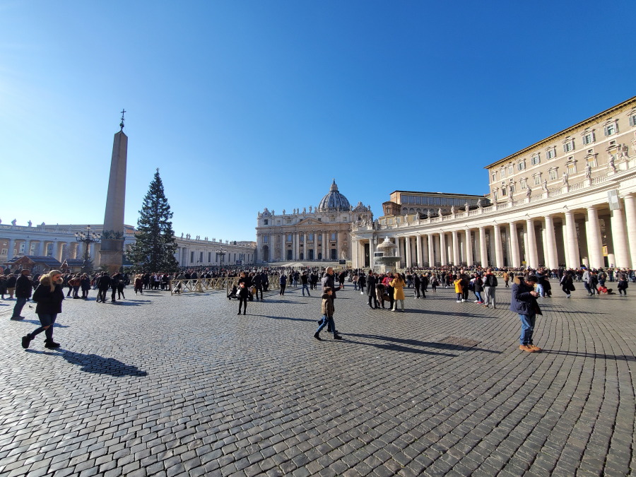 PiazzaSanPietro2